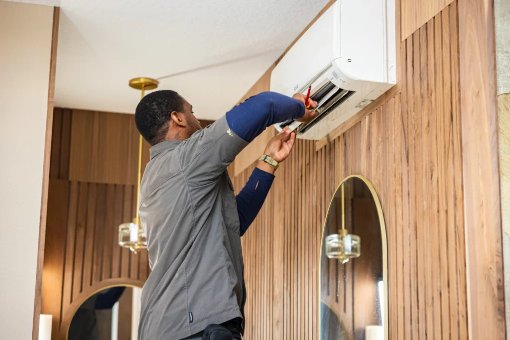 Kalos Tech Cleaning a Mini-Split - Ductless unit