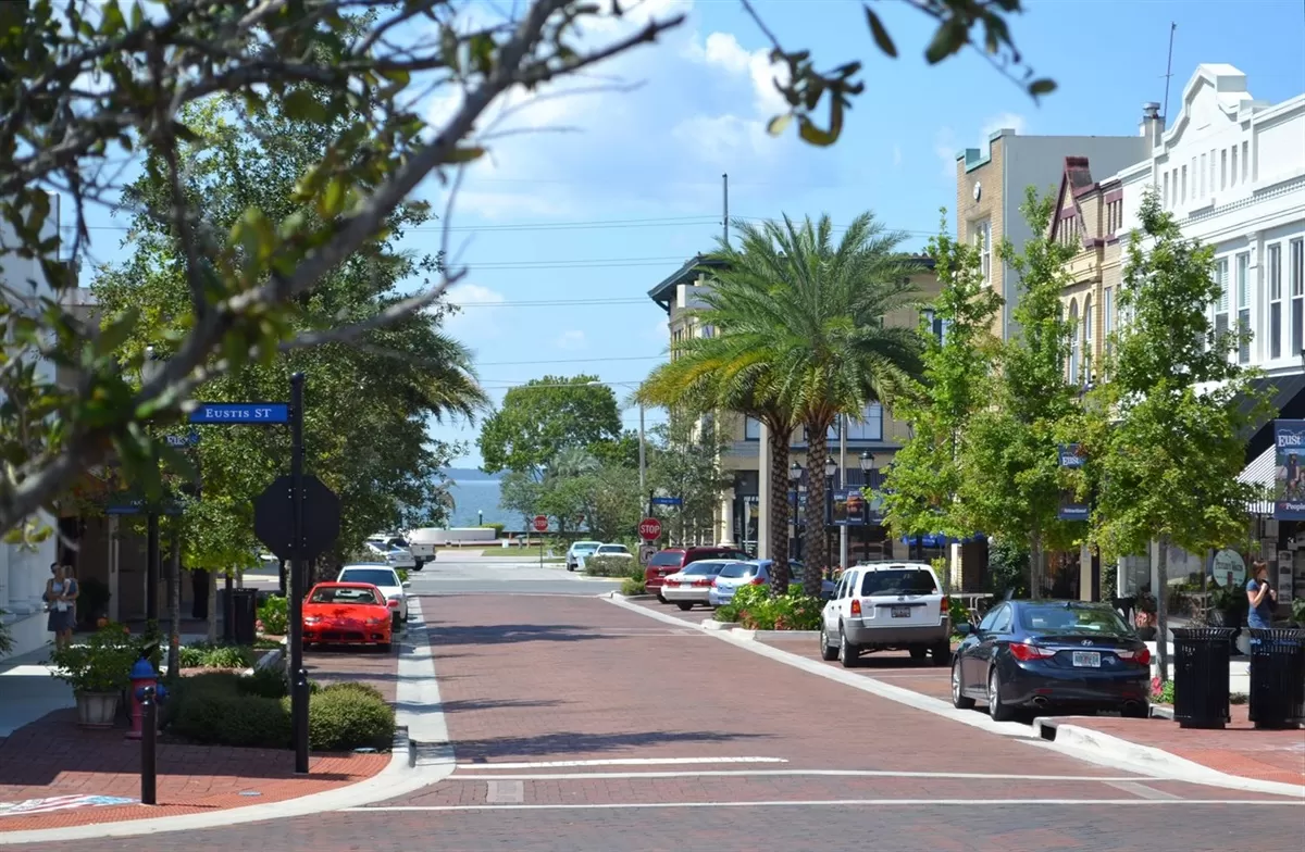 Downtown Eustis, Brick Streets, Shops